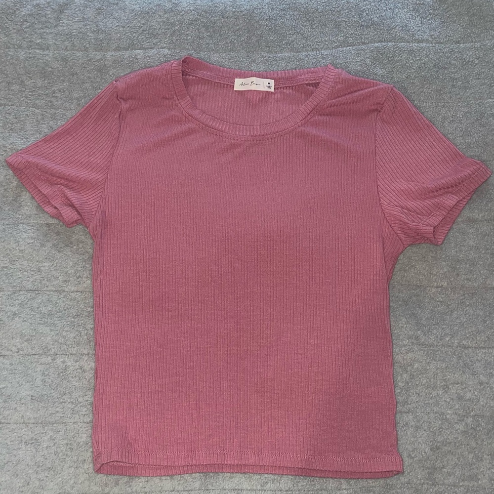Ribbed Pink Cropped T-Shirt